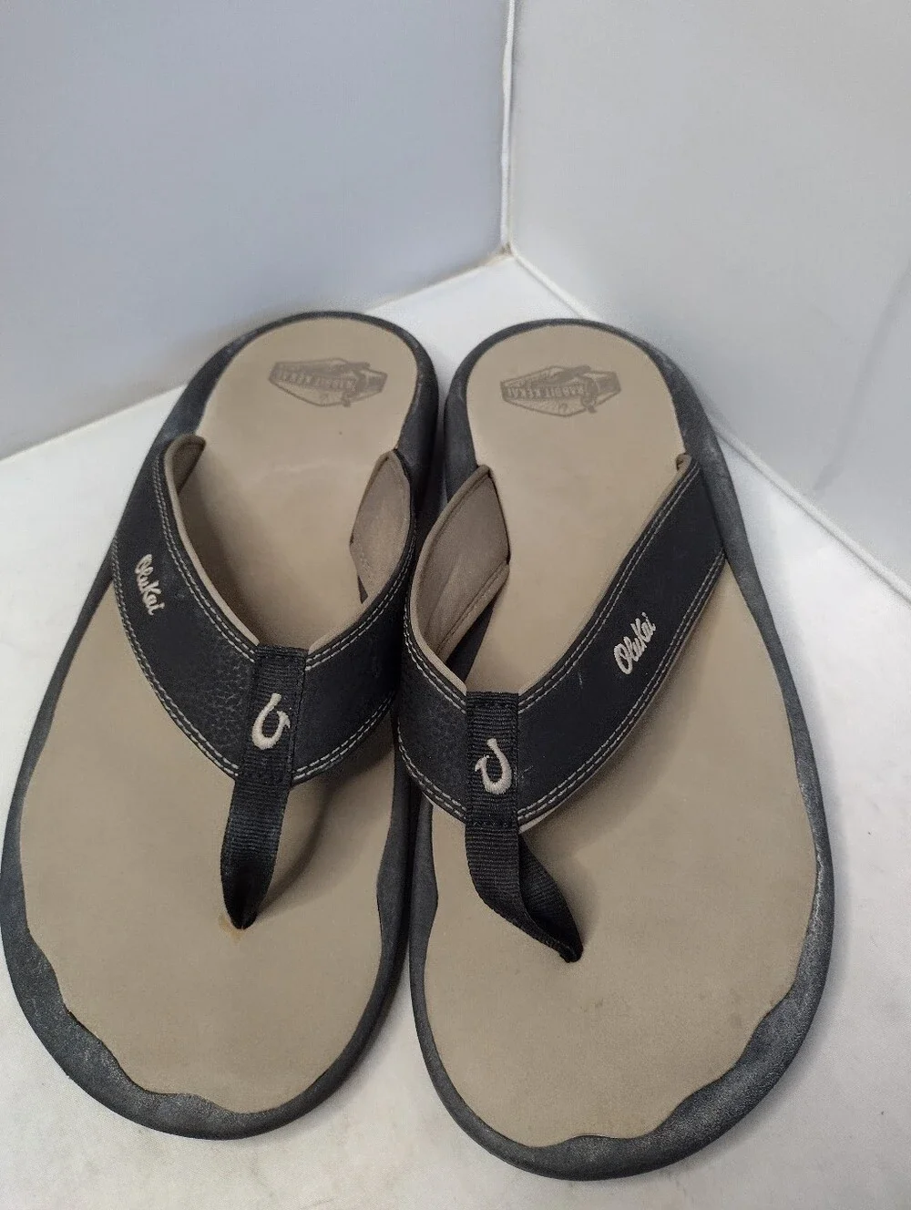 OluKai Mens Kekai Sandals Flip Flops Shoes 13 Black A15